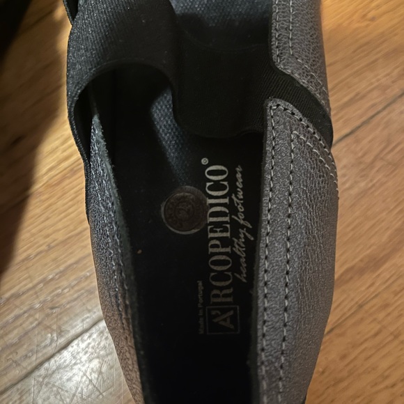 Arcopedico Women’s Shoe - Picture 2 of 8